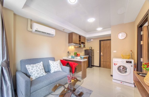 Nai Harn Appartement | Nai Harn 1BR Retreat Pools & Sea Views S608