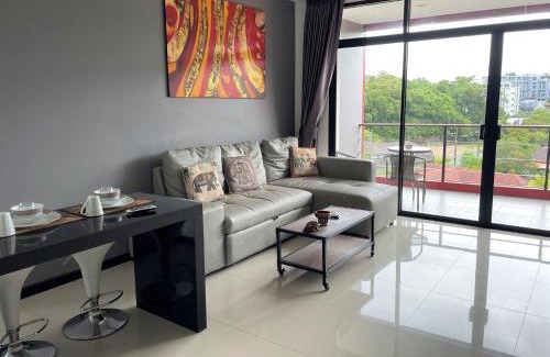 Nai Harn Appartement | Nai Harn spacious studio great amenities
