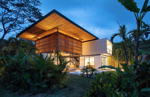 Playa Hermosa Cobano Villa | Naia Retreat private Pools /Walking Distance to the Beach