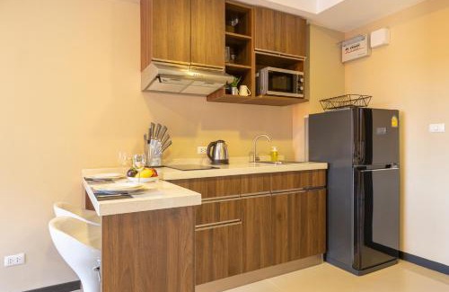 Nai Harn Appartement | NaiHarn Pearl condo by Holy Cow, 1-BR, courtyard view