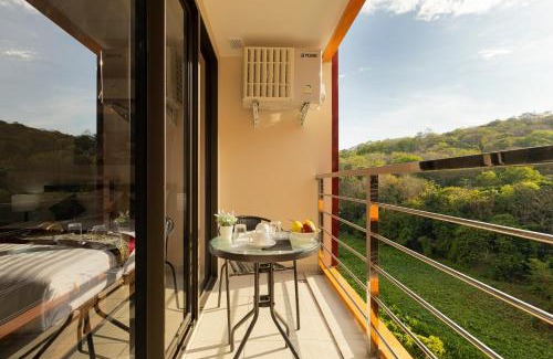 Nai Harn Appartement | NaiHarn Sea Condo by Holy Cow, 1-BR, mountain view