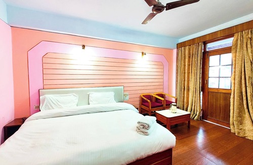 Mallital Hôtel | Nainital Hotel R C Near mall Road
