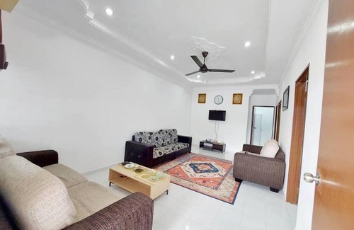 Kampung Kayu Ara Maison | NAJHAN HOMESTAY : Berehat macam kek ghumah yo.