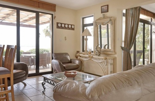 Pyla Villa | Villa Nala, villa 4 chambres en bord de mer avec jacuzzi