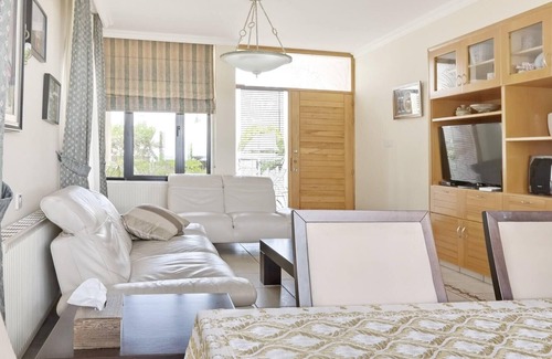 Pyla Villa | Villa Nala, villa 4 chambres en bord de mer avec jacuzzi