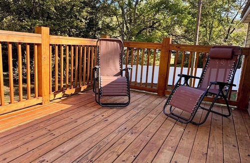 Talladega Maison | Nalida's Retreat - Cozy 3 Bedroom 2 Bath w/ Modern Comforts