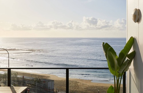 Newcastle Appartement | Nalu - holiday apartment overlooking Newcastle Beach