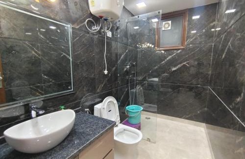 Malviya Nagar Appartement | Namastey Homes 3 BHK Service Apartment , Near Max Saket, Delhi