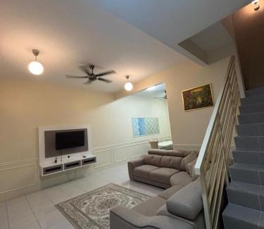 Perak Tengah District Maison | Nameera Stay Bandar Universiti Seri Iskandar