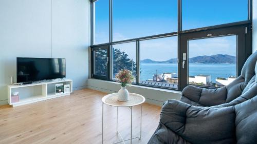 Namhae Maison | Namhae Byeol grigo namhae Pension