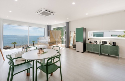 Namhae Maison | Namhae Orosy Bada Pool Villa & Pension