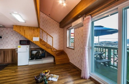 Samdong-myeon Maison | Namhae Rising Sun Landscape Pension