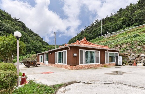 Namhae Maison | Namhae Yanghwahwangto Pension