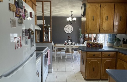 Newfoundland Maison | Nan & Pop's Waterfront Retreat, Offering a breathtaking view of the bay!