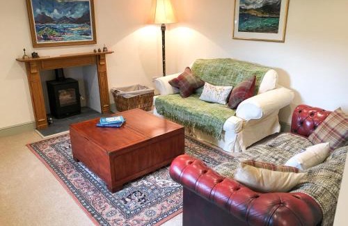 Glen Urquhart Maison | Nan's Cottage