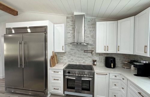 Port Orange Maison | Nana’s Beach Blessing - Steps to the beach! We give last minute discounts!