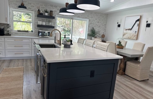 Port Orange Maison | Nana’s Beach Blessing - Steps to the beach! We give last minute discounts!