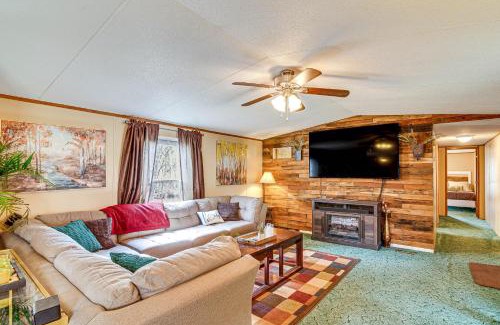 Nancy Maison | Nancy Cabin with Fire Pit Near Lake Cumberland!