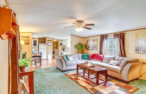 Nancy Maison | Nancy Cabin with Fire Pit Near Lake Cumberland!