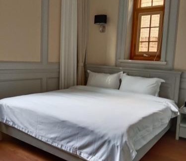 Dalian City Center Maison | Nanshan 1910 Garden B&B