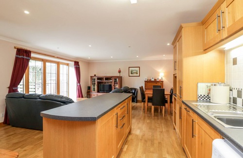 Kirriemuir Cottage | Nantusi Cottage