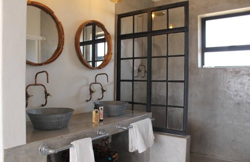 Hwange National Park Cabine | Nantwich Hwange