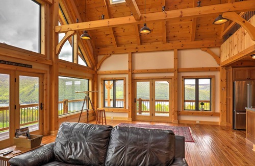 Naples Cabine | Naples Cabin w / Large pont enveloppant et vue sur le lac!