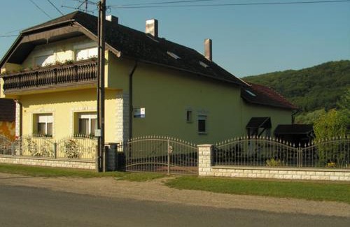 Kistolmacs Appartement | Napsugár Apartman