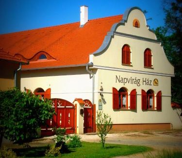 Zsira Maison | Napvirág-Ház