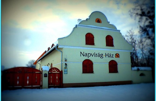 Zsira Maison | Napvirág-Ház