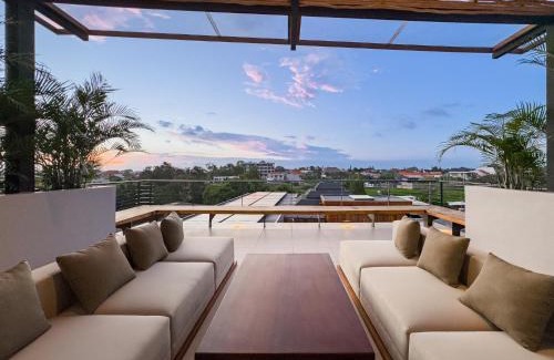 Umalas Maison | Narawangsa Villa 4br Amazing Sunset Rooftop