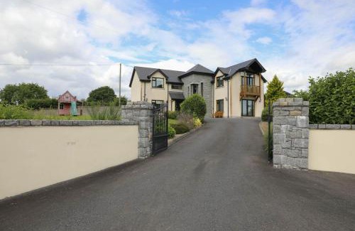 Cornamucklagh Maison | Narrow water house
