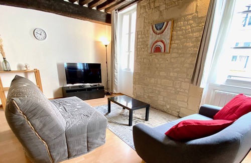 Centre Ancien Appartement | Nashira YourHostHelper