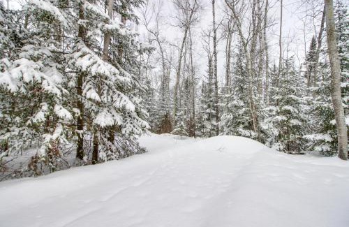 Northeast Itasca Appartement | Nashwauk Studio with Ice Fishing on South Fork Lake