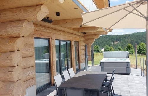 Langweiler Chalet De Ski | Natural log cabin chalet (new build 2025!) in the Hunsrück with lake and national park views
