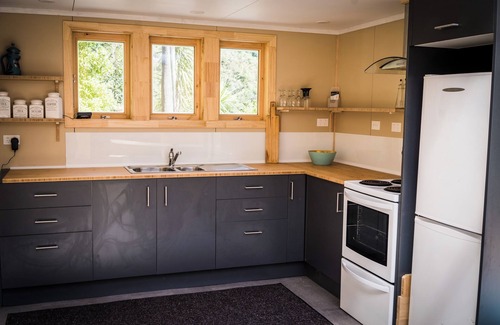 Nelson Region Cabine | Nature based cabins 10mins from Nelson Group friendly 4 cabins & 2 bedroom house
