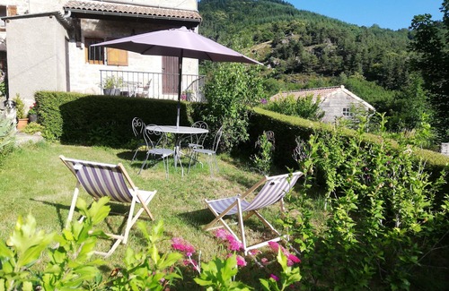 Desaignes Maison | Pause nature et randonnée en Ardèche verte.