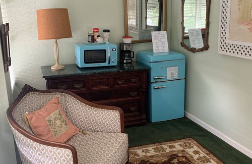 Inglis Maison | Nature Coast Inn and Cottages
