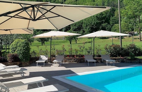 Gallicano Cottage | NATURE - cottage with garden, shared pool, private veranda