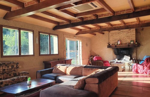 Castelnau-Magnoac Maison | Nature gîte for families and groups