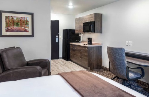 East Moline Hôtel | Nature-Lover-Friendly Room Near Mississippi Views & Walkways