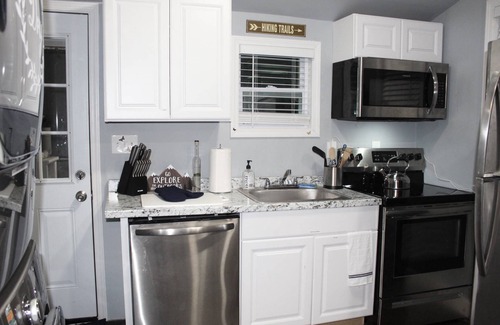 LaGrange Cottage | Nature Lover’s Dream: Perfect for Extended Stays, Near Callaway, Spacious Parking, Close to Park
