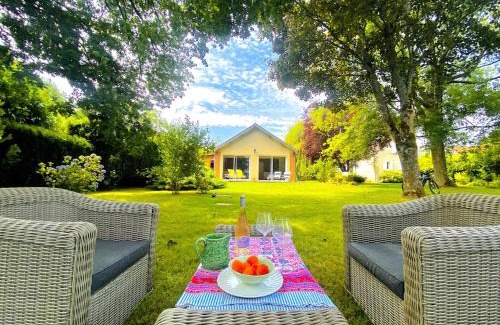 Labosse Maison | Nature luxuriante, jeux en famille, workation et Sauna pour 1 à 4 personnes