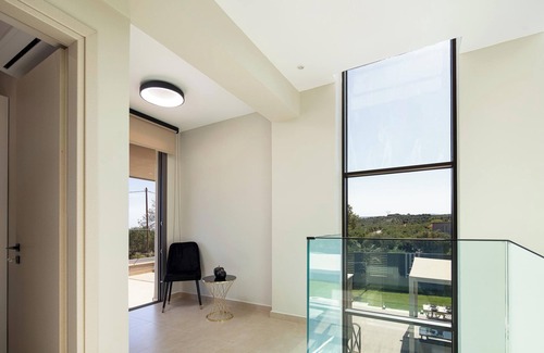 Georgioupolis Villa | Nature Retreat amidst Mountains & Lake