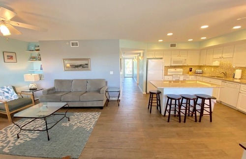 Cedar Key Copropriété | Nature's Landing C104 Corner Unit with Pool!