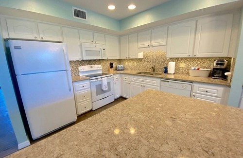Cedar Key Copropriété | Nature's Landing C104 Corner Unit with Pool!