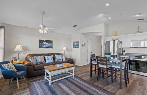 Cedar Key Copropriété | Nature's Landing C303 Water View in Cedar Key!