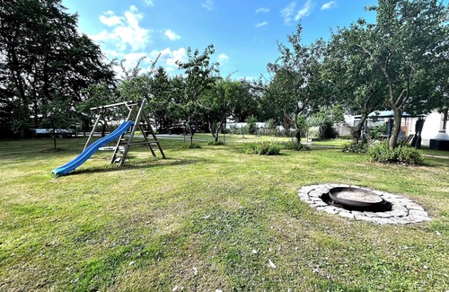 Ahrenshagen-Daskow Appartement | Nature & Mer: Appartement dans une maison de campagne idyllique