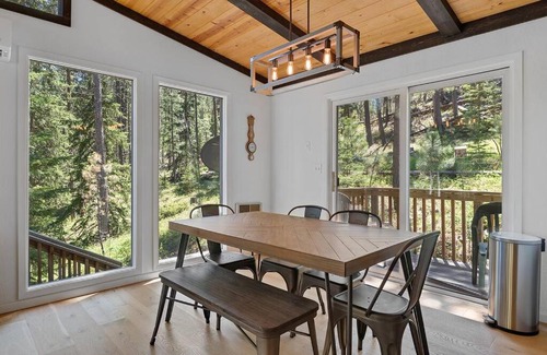 Hill City Maison | Nature Stay with Views Like No Where Else