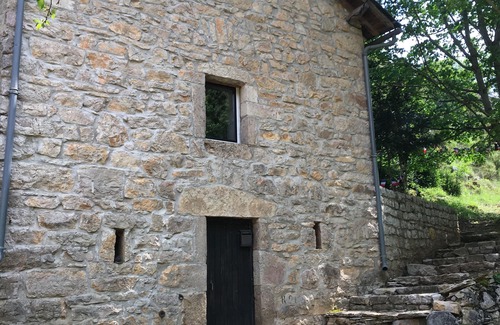 Gorges du Tarn Causses Cottage | Gîte typiquement Lozérien, accès au Tarn - canoë inclus.